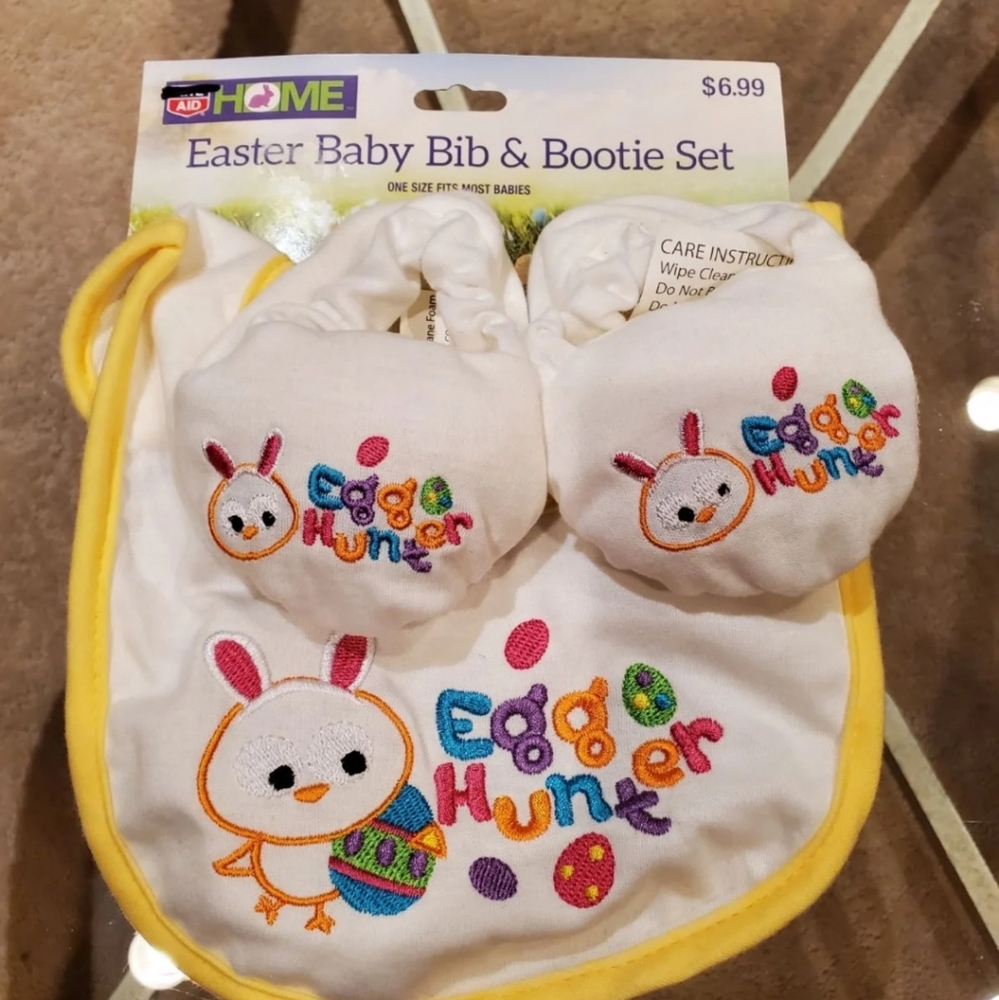 NEW  Easter baby  Bib and Bootie set